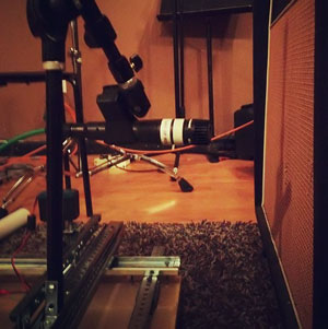 SM57 on guitar cab, courtesy the microphone robot